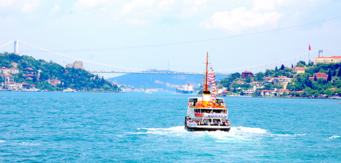 Faire Un Tour En Bateau Sur Le Bosphore Tooistanbul Visiter