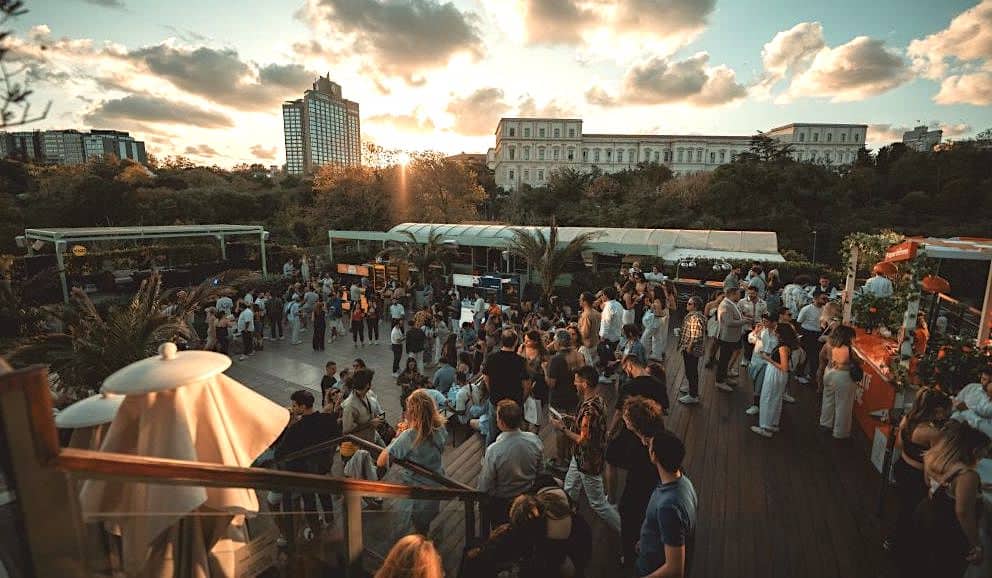 Istanbul rooftop festival