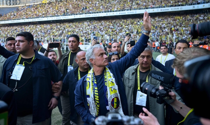 Jose Mourinho nouveau coach Istanbul foot